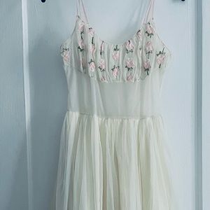Vintage slip with rosettes